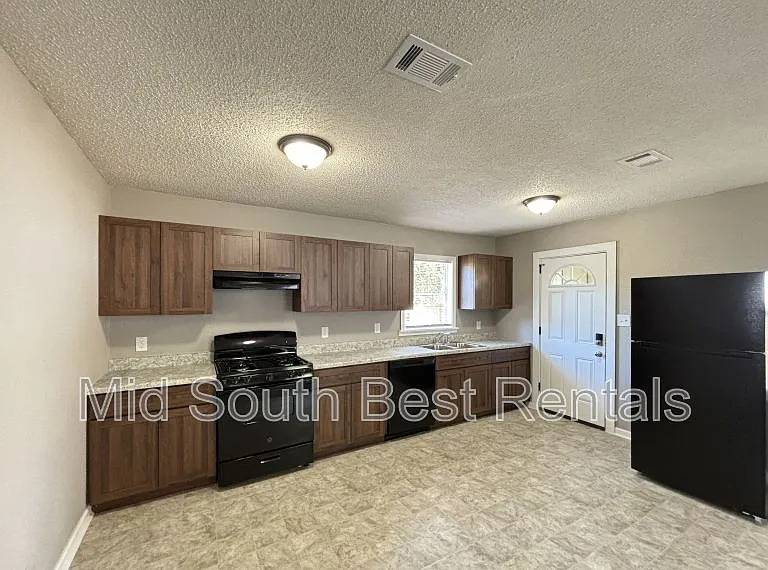 5617 Shamrock Dr — Photo 5