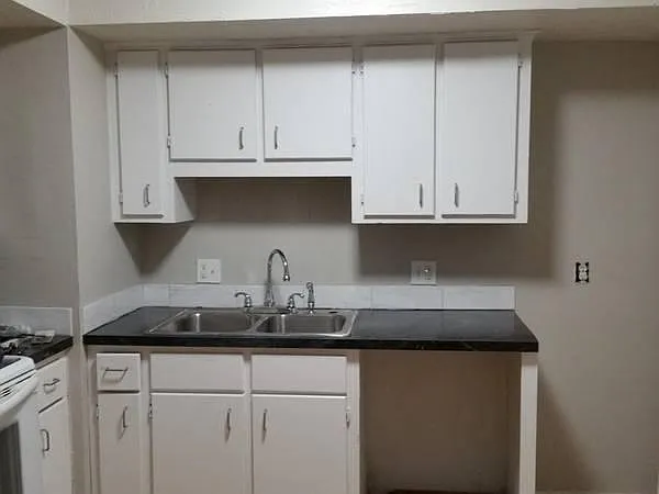 140 Doctor Cir #C — Photo 9