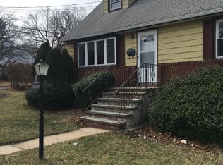 2 Porter Pl, Glen Cove, NY 11542