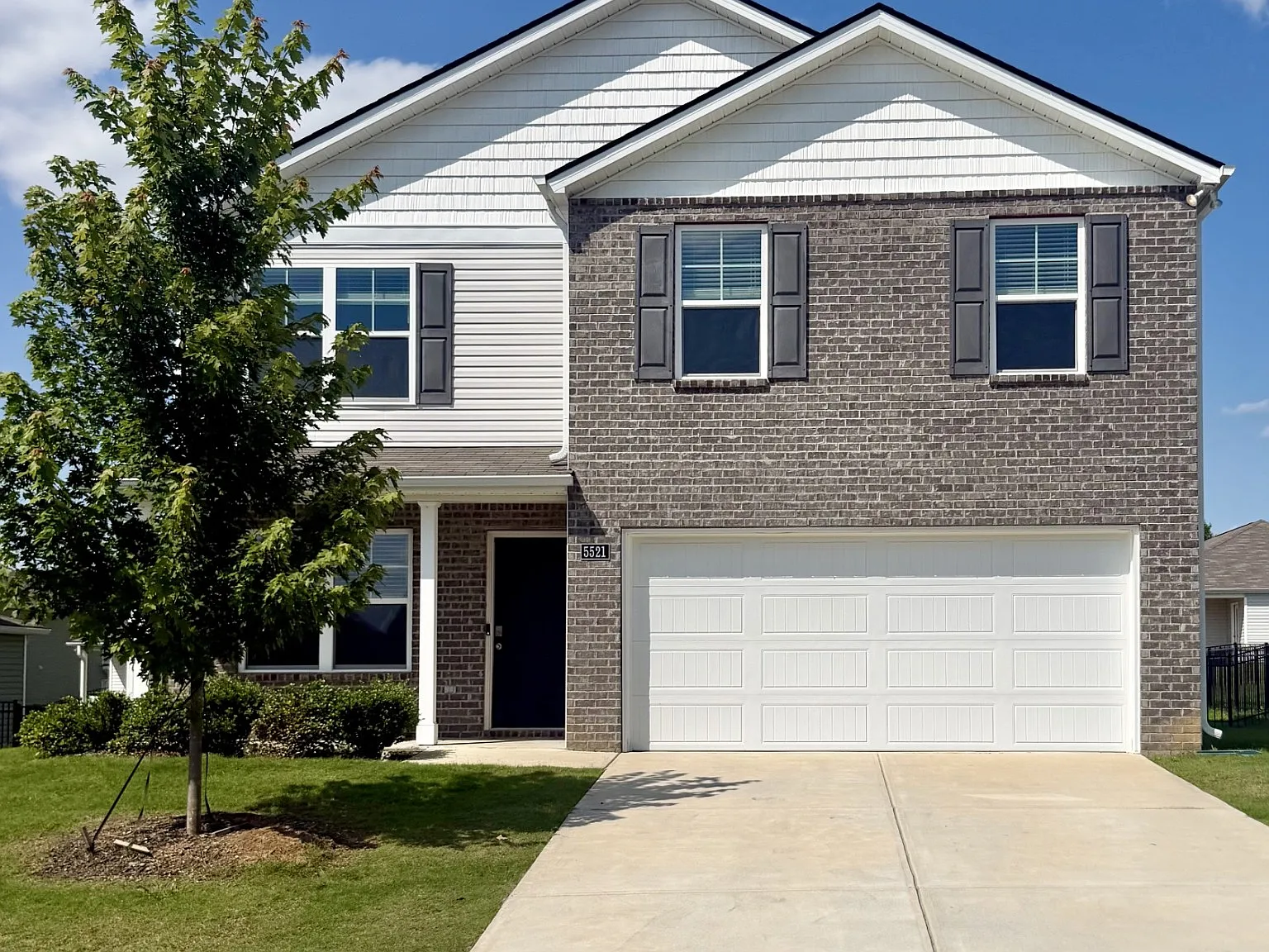 4 bed, 2.5 bath, 1900 sqft, $2,150 — Photo 3