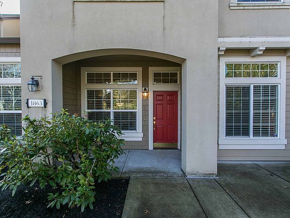 5th image of 1863 NE Ashberry Dr