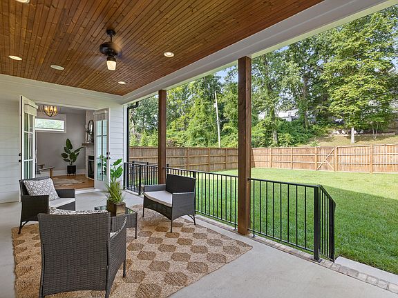 3rd image of 1367 Carrington Way