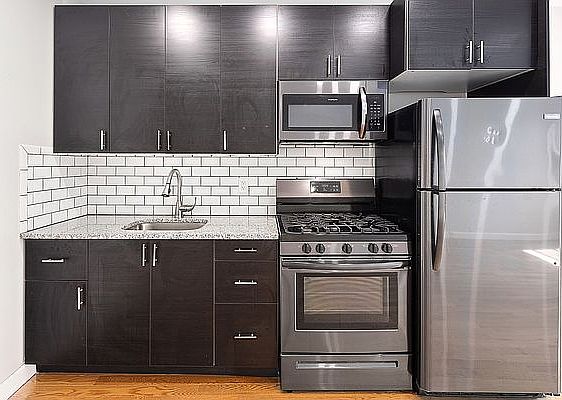 4th image of 39 Quincy St #3