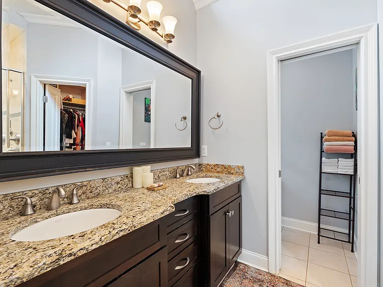 160 Park Pointe Cir #NA — Photo 24