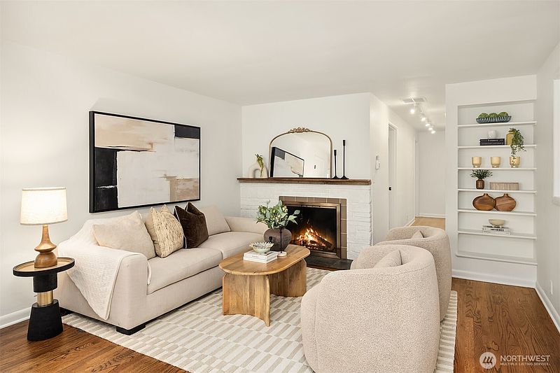 3rd image of 4233 NE 88th Street