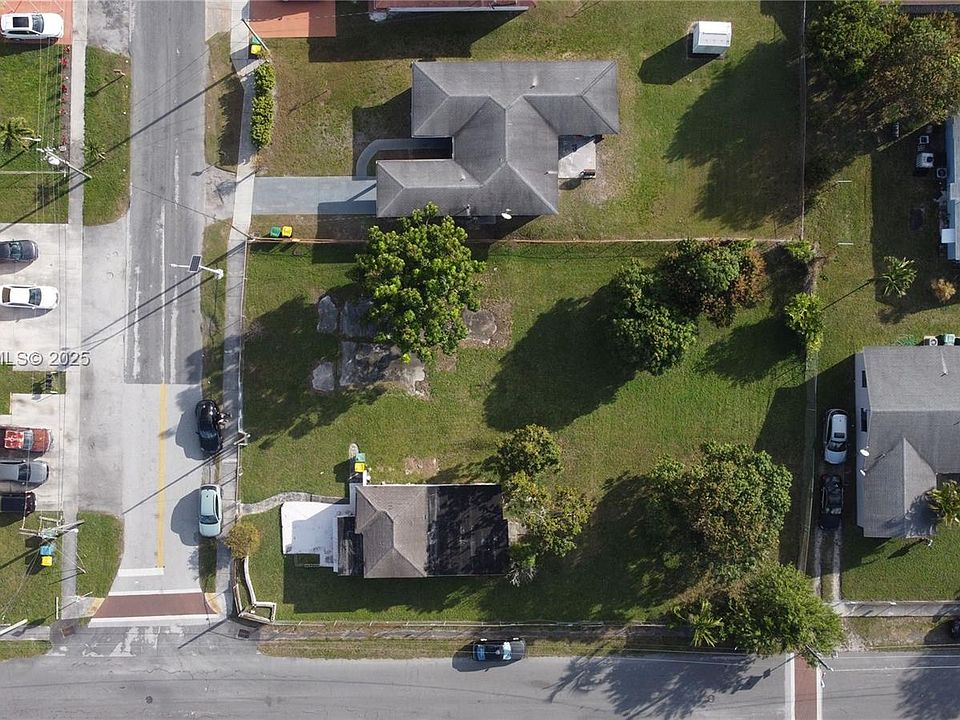 2nd image of 149 NW 14th Ave