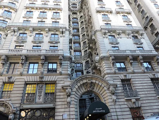 Sold by essential NEW YORK Real Estate | media 2