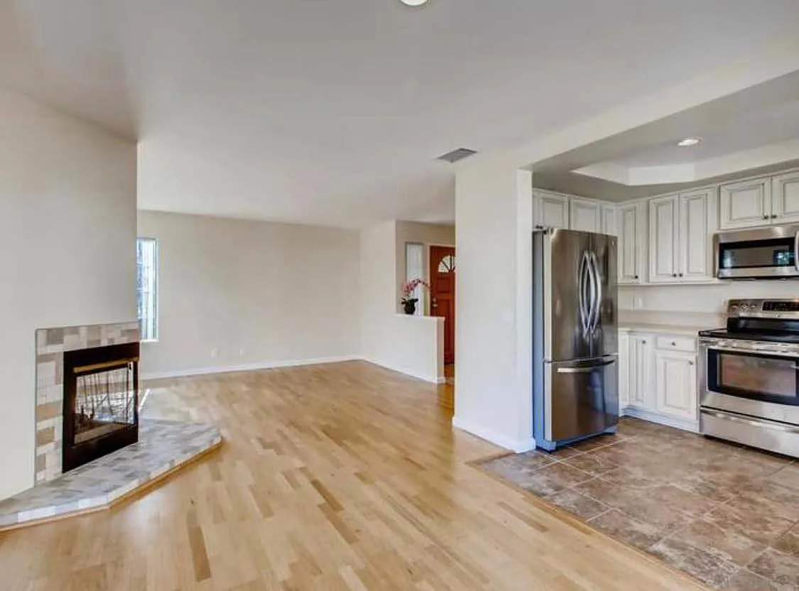 2 bed, 1058 sqft, $3,400 — Photo 4