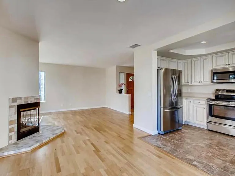 9250 Towne Centre Dr #1 — Photo 4
