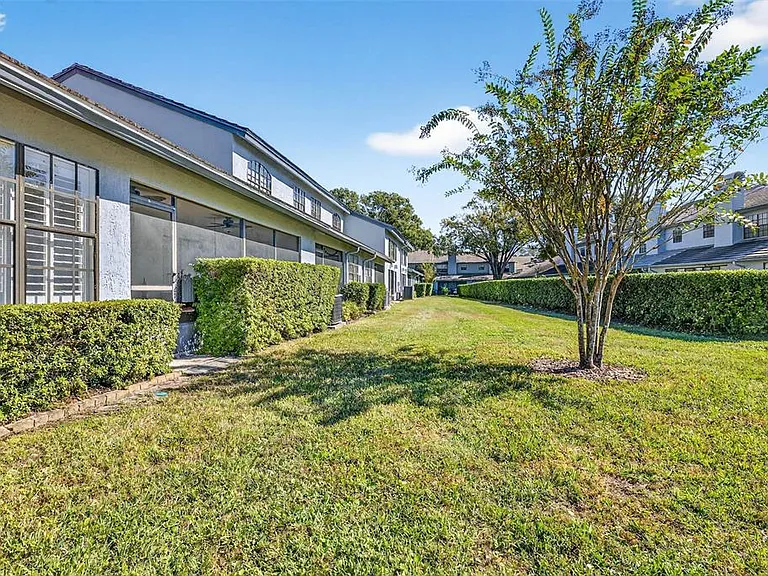 4180 Brentwood Park Cir — Photo 35