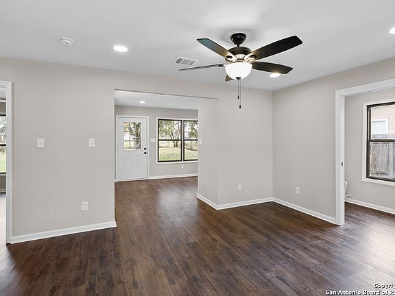 4th image of 1414 E Rosewood St