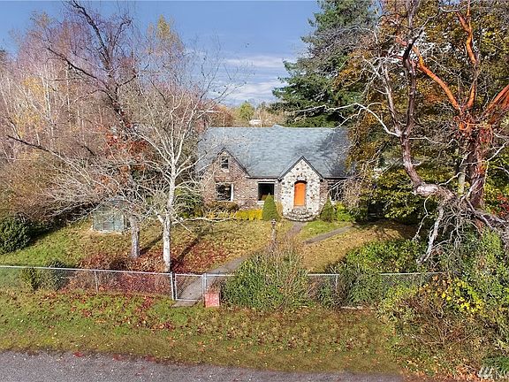 2nd image of 3811 84th St E