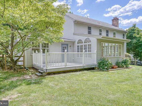 3rd image of 140 Fairhill Dr