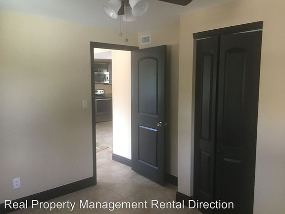 5th image of 4060 Springs Ln APT A