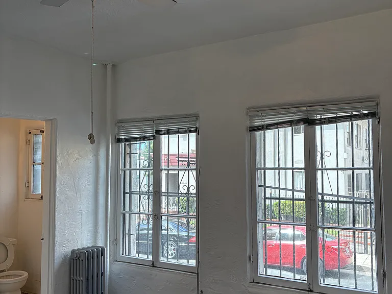 Brevort Hotel -6326 Lexington Ave. — Photo 27