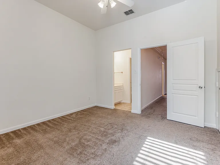 14575 Daneway Dr — Photo 31