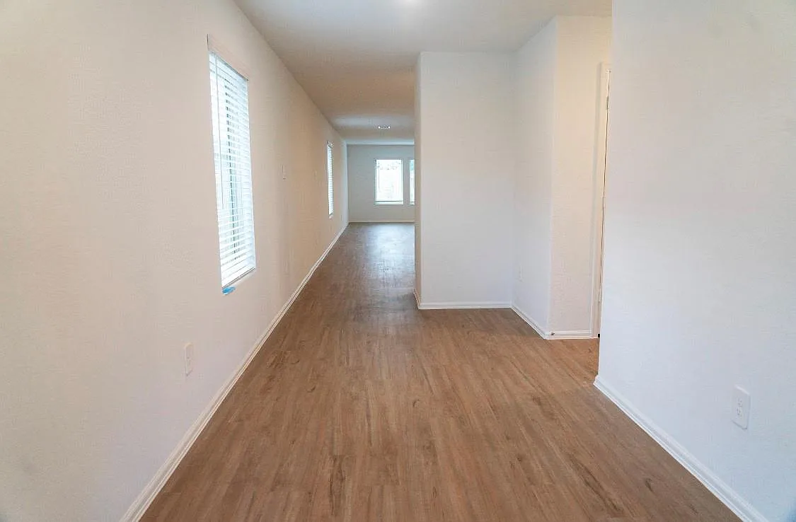 Building Photo - 2802 Via Augusta Dr