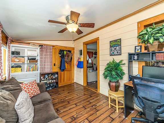 3rd image of 124 Fischer Blvd