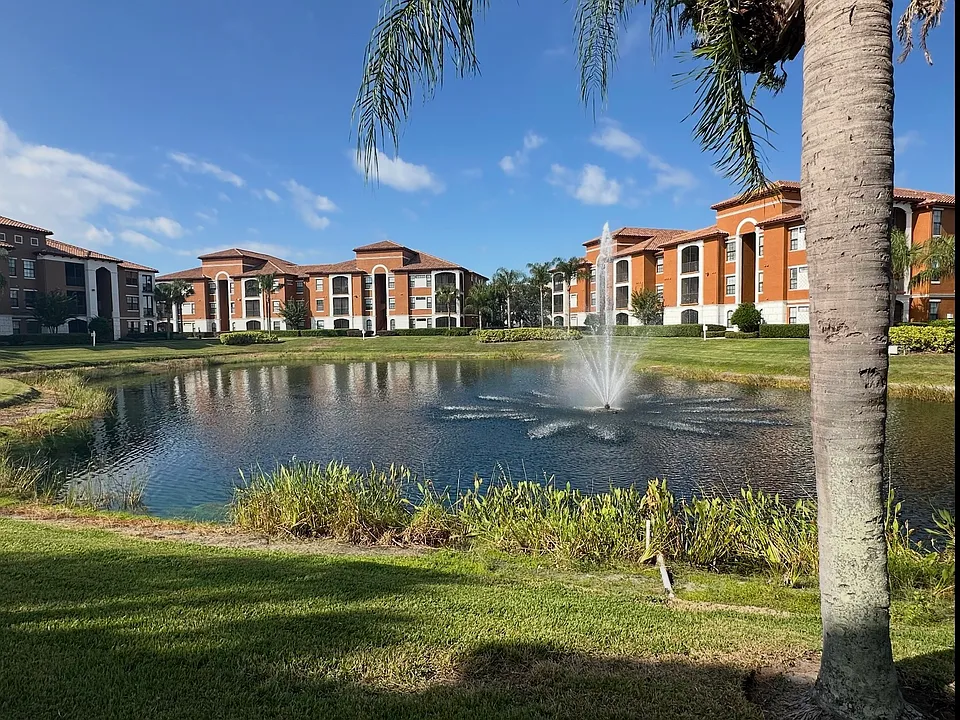 8351 38th Street Cir E #105