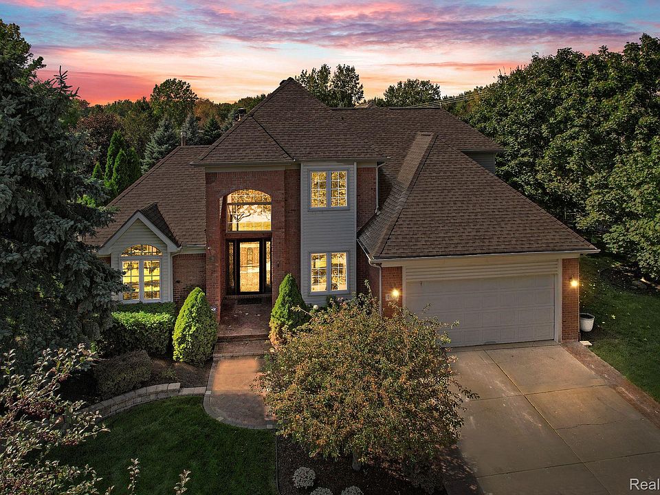 1st image of 7999 Turnberry Dr