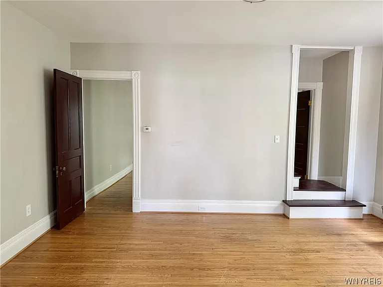 64 Trinity Pl — Photo 3