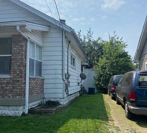 3rd image of 1002 Sale Ave