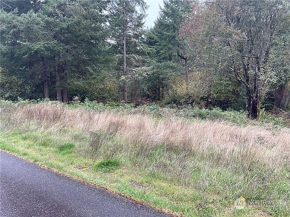 2nd image of 2916 200th Avenue SW