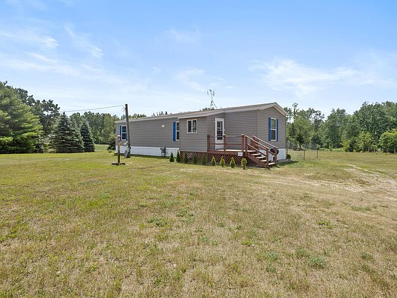 2nd image of 20089 W Lake Montcalm Rd