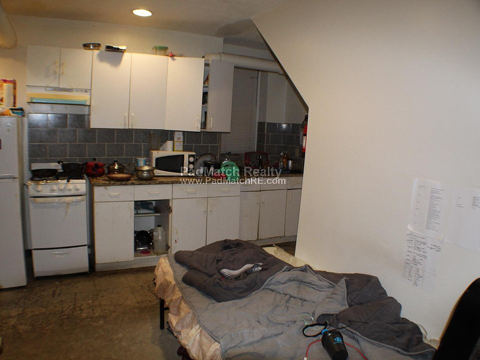2nd image of 176 Hemenway St #B1
