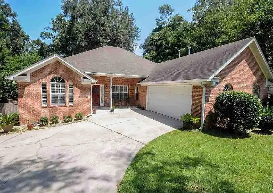 1216 Pheasant Run Dr