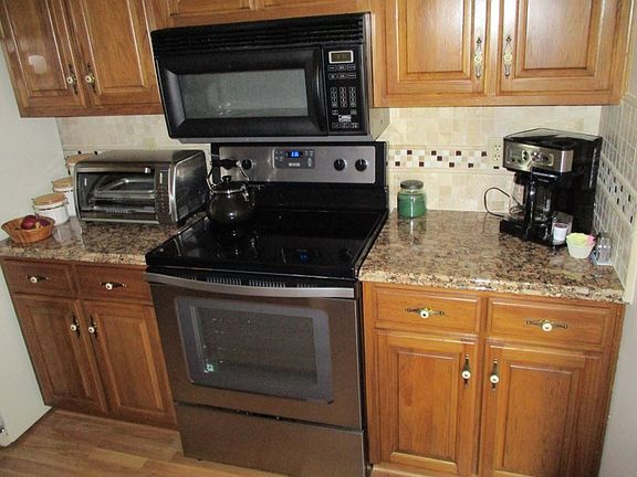 3rd image of 312 N Manor Dr