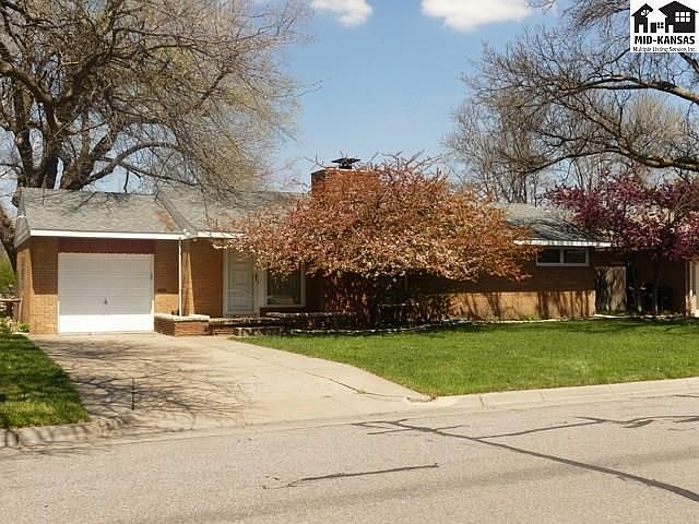 1st image of 302 W 26th Ave