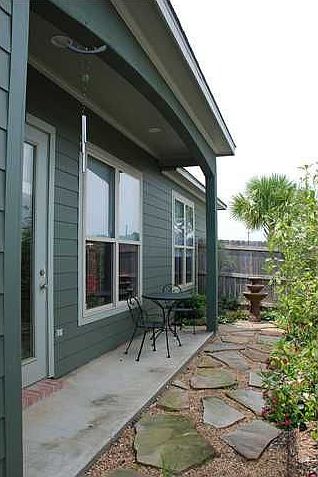 1st image of 401 Floridian Ln