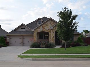 540 Magnolia Pkwy, Benbrook, TX 76126