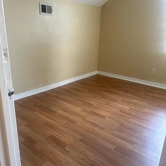 107 Nicholson Dr — Photo 4