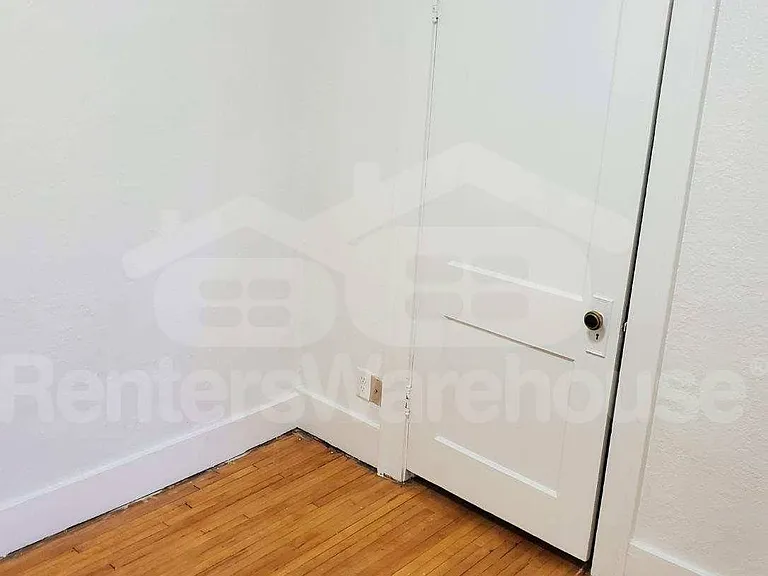 112 5th St S #1 — Photo 37