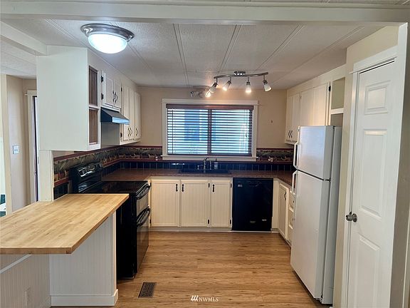 2nd image of 16300 State Highway 305 NE Unit 53