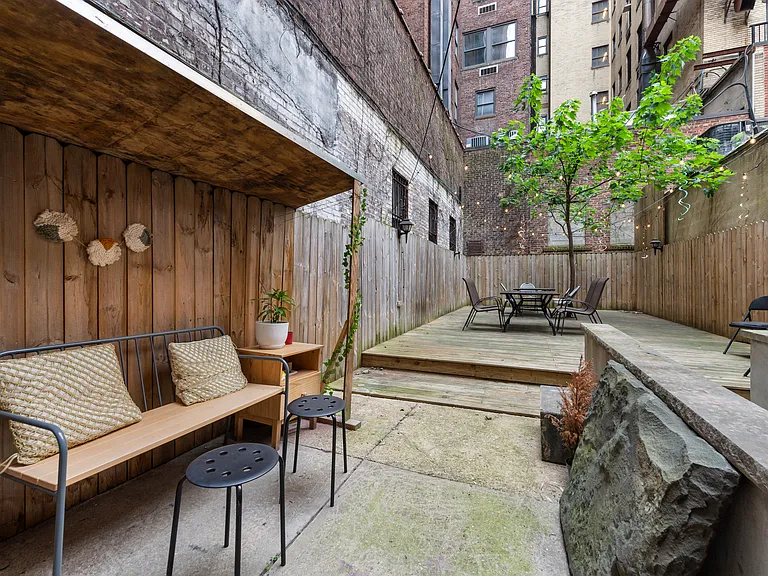 326 W 45th St #1 — Photo 2