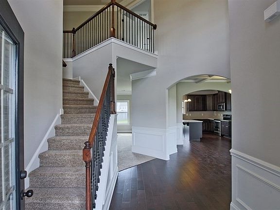 4th image of 336 Cambrian Dr