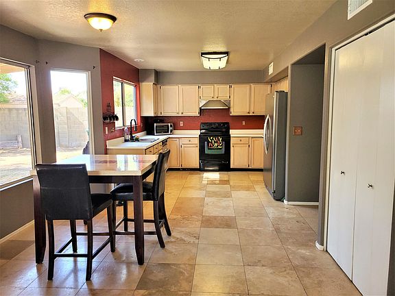 4th image of 6647 E Fairbrook Cir
