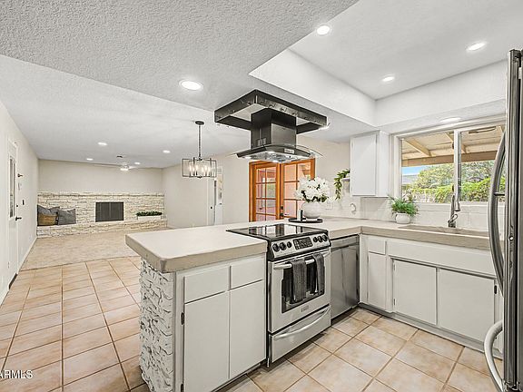 4th image of 2246 E Elmwood Street