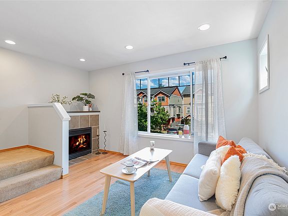 5th image of 12049 33rd Avenue NE #A