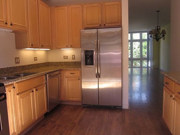 5th image of 1709 W Diversey Pkwy #B