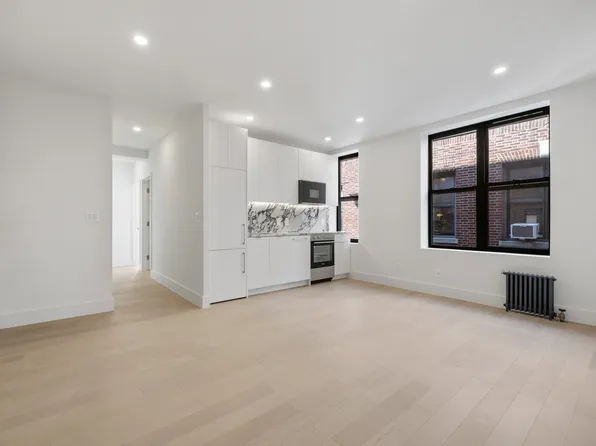 301 West 22nd Street image 1 of 6