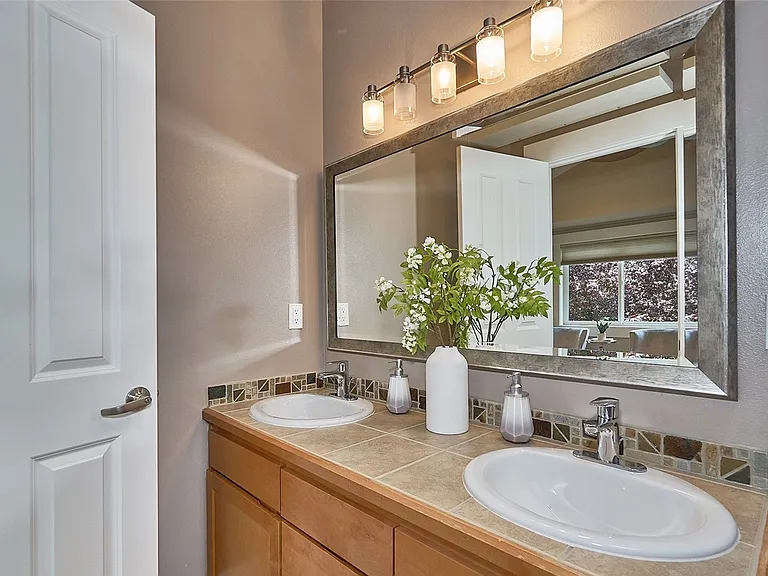 8552 Midvale Ave N #B — Photo 2
