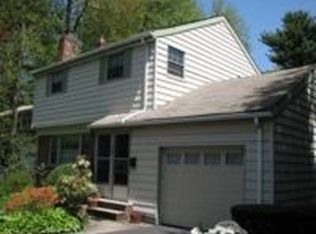 265 Knickerbocker Rd, Closter, NJ 07624