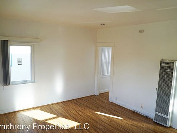 4th image of 500 E 6th St #8630437