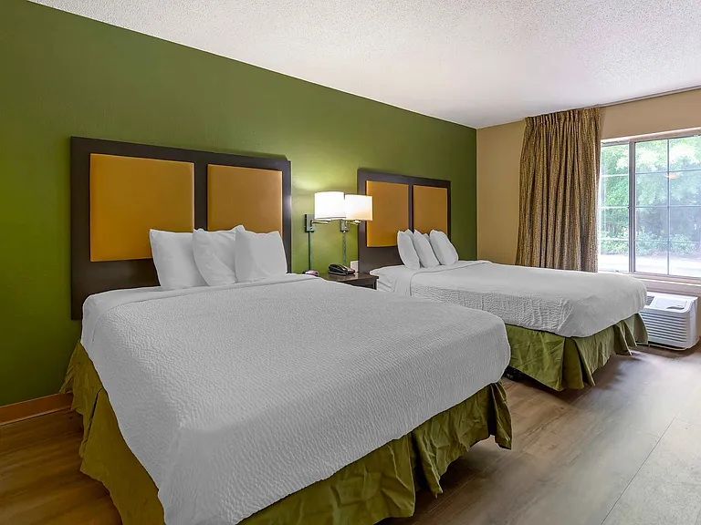 1 Bedroom Suite - 2 Queen Beds