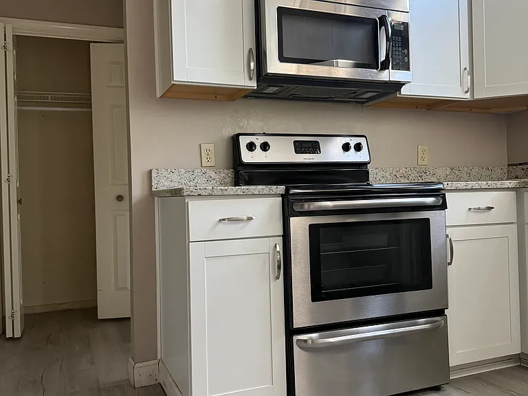 19 River Mead — Photo 2