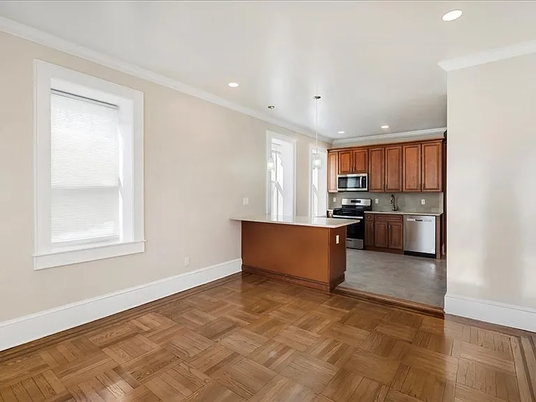 24 Springfield Ave Apartments — Photo 13